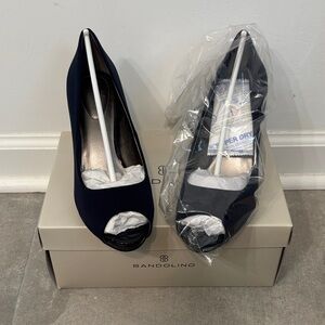 Bandolino Raina Women's Dark Blue Peep Toe Heels